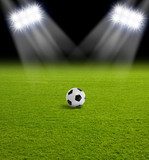 Ambiance nocturne sur terrain de foot