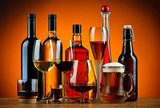 Éclat chaleureux d'une soirée conviviale