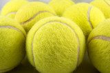 Explosion de jaune et de texture sportive