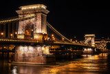 Harmonie lumineuse d'un pont classique