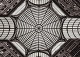 Symphonie géométrique en clair-obscur