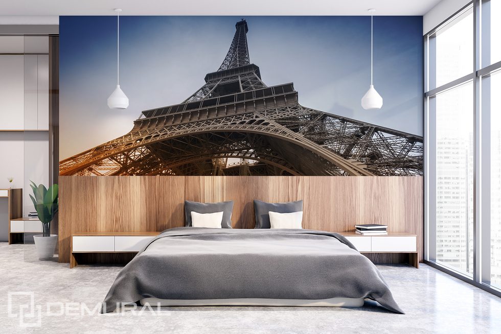 Se reposer sous la tour de culte Papiers peints Tour Eiffel Papiers peints Demural