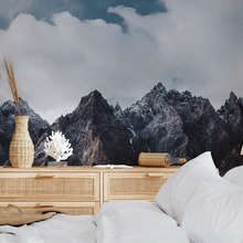 Sombres-sommets-montagneux-sous-un-ciel-puissant-papiers-peints-montagnes-papiers-peints-demural