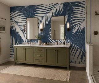 fond bleu marine avec motif blanc de feuilles de palmier papier peint pour la salle de bain papiers peints demural